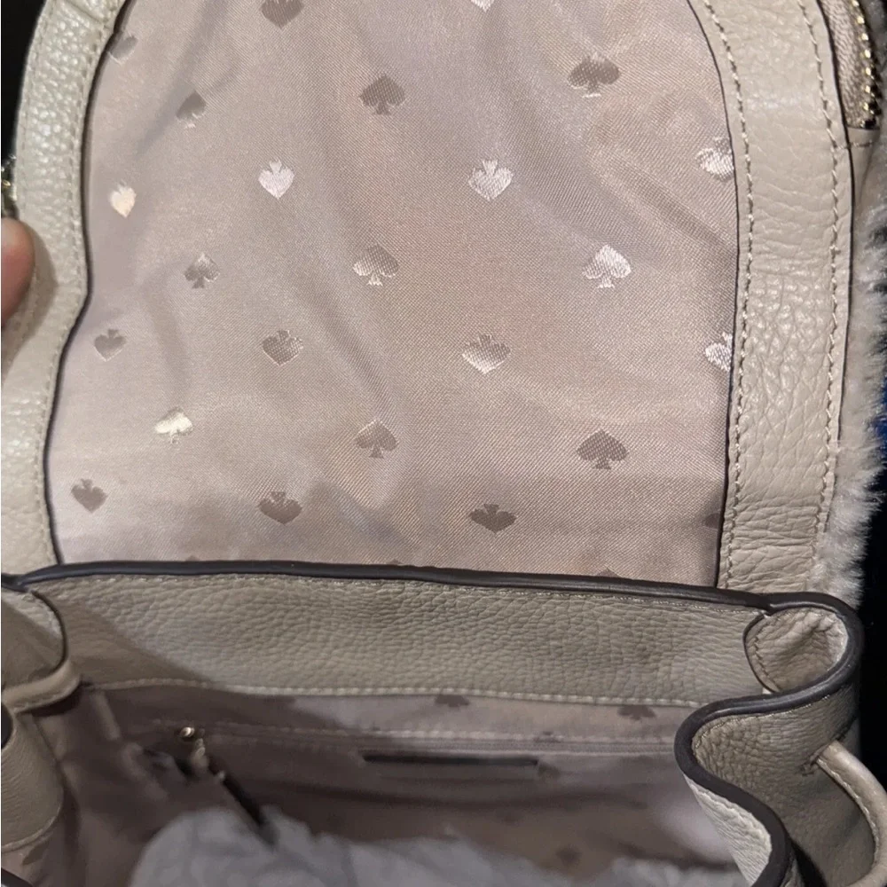 Small Leila pebbled leather with faux fur back pack! - Picture 4 of 6